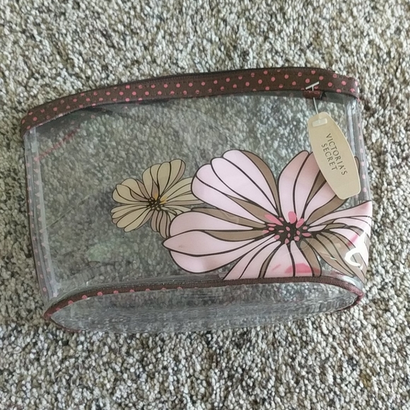 Victoria's Secret Other - 🌷🌷Victoria secret new makeup bag